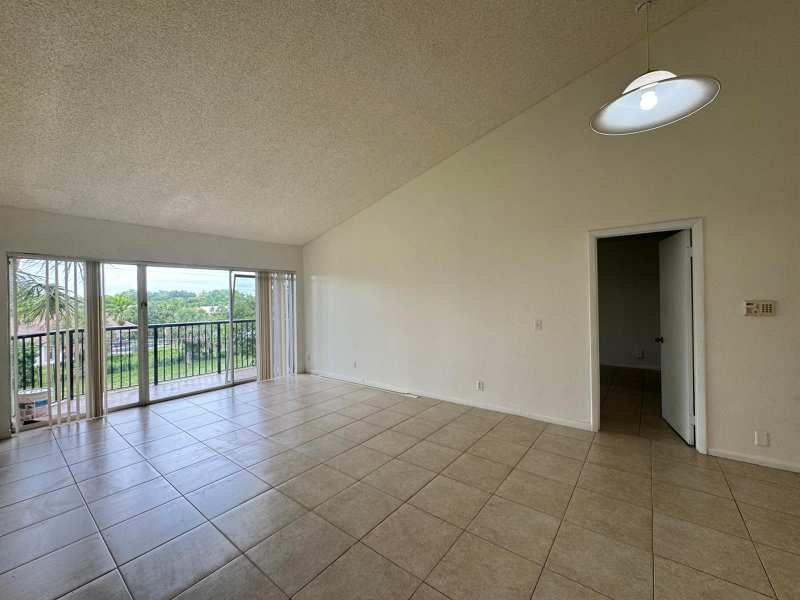 8891 Wiles Road # 303, Coral Springs FL 33067