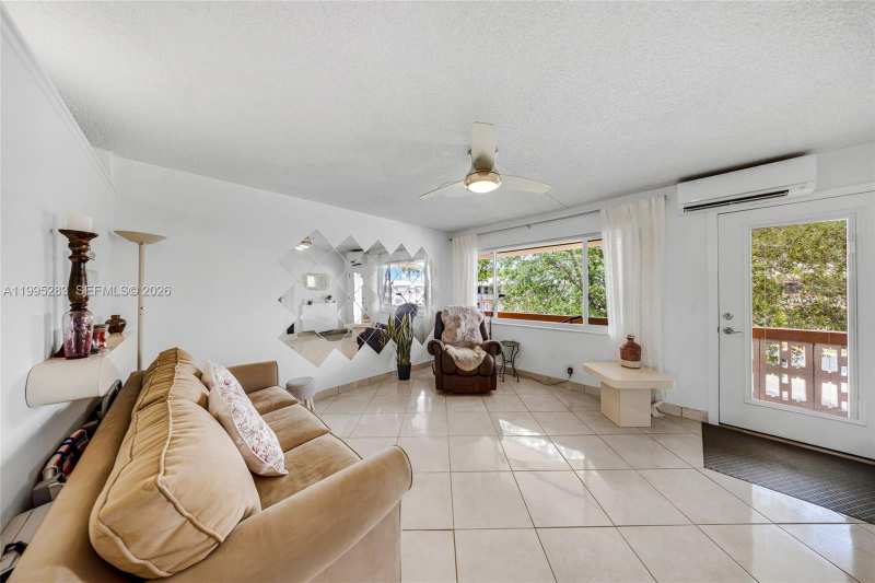 1015 SW 11th Ave # 15K, Hallandale Beach FL 33009