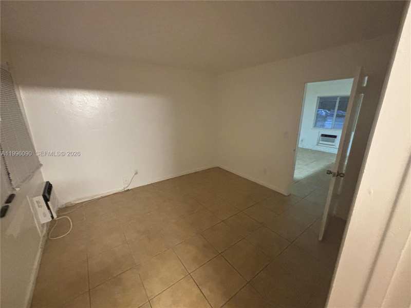 610 NE 12th Ave # 3, Fort Lauderdale FL 33304