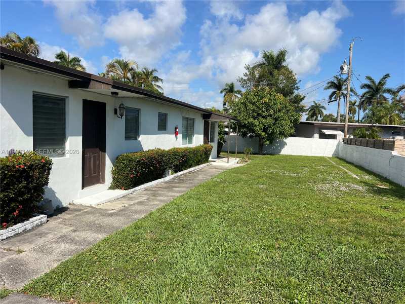 809 NE 2nd St # 2, Hallandale Beach FL 33009