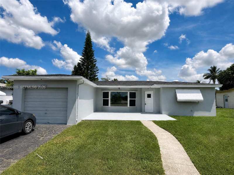 4753 NW 41st St, Lauderdale Lakes FL 33319