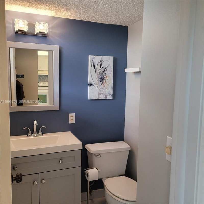 3774 Inverrary Blvd # 206P, Lauderhill FL 33319