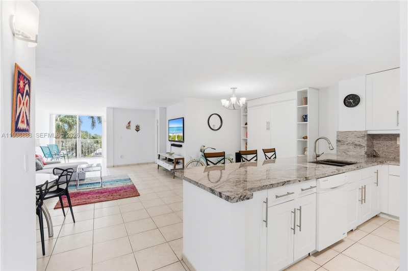 6450 Collins Ave # 204, Miami Beach FL 33141