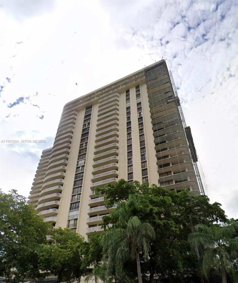 19355 Turnberry Way # 16L, Aventura FL 33180
