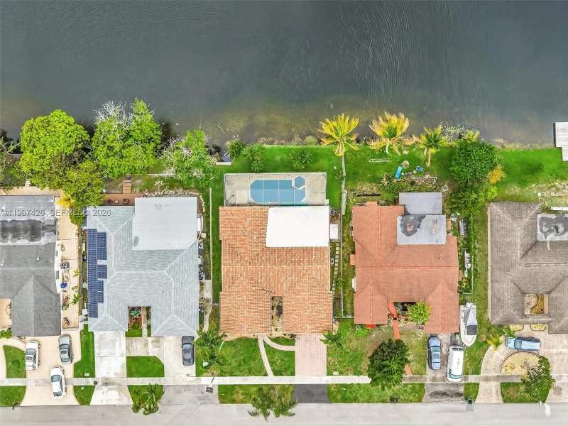 1900 NW 95th Ave, Pembroke Pines FL 33024