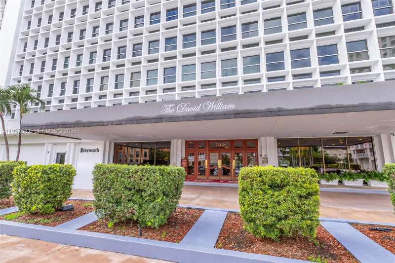 700 Biltmore Way # 918, Coral Gables FL 33134