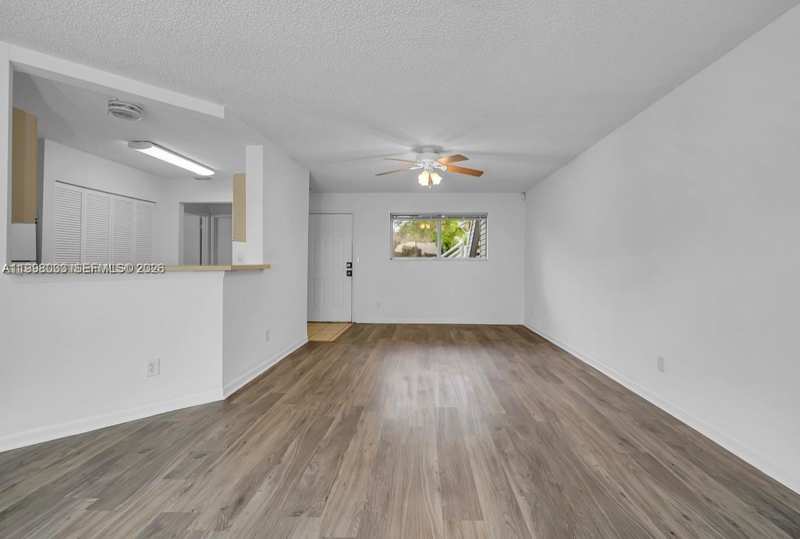 3453 NW 44th St # 104, Oakland Park FL 33309