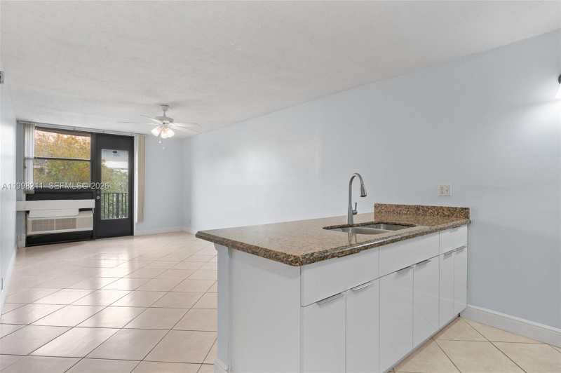 2771 Riverside Dr # A, Coral Springs FL 33065