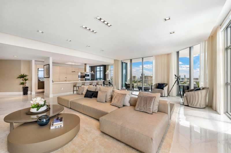 17301 Biscayne Boulevard # 7, North Miami Beach FL 33160