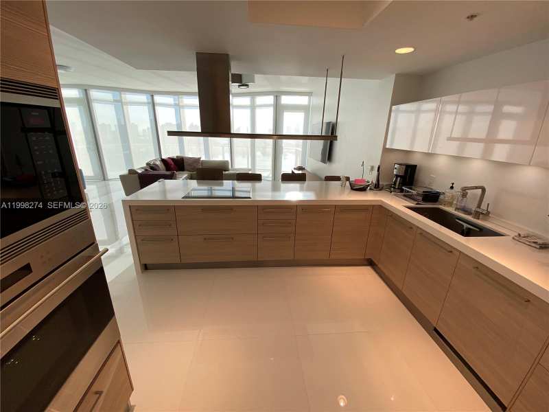 17301 Biscayne Blvd # 2311, North Miami Beach FL 33160