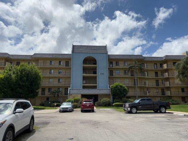 2820 Tennis Club Drive # 401, West Palm Beach FL 33417