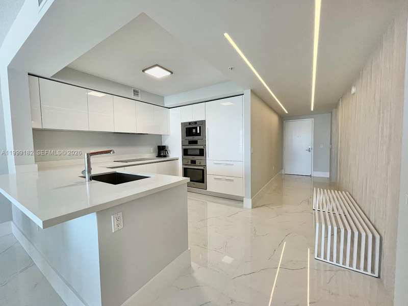 330 Sunny Isles Blvd # 905, Sunny Isles Beach FL 33160