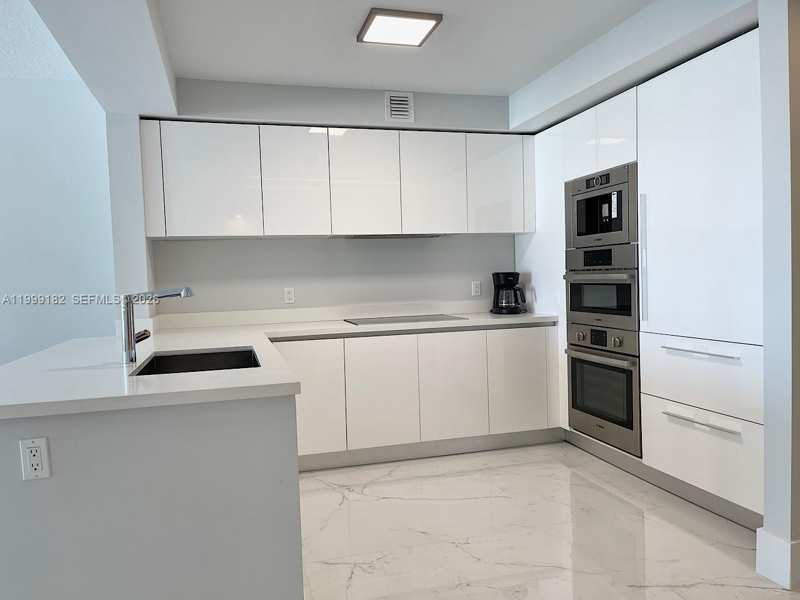 330 Sunny Isles Blvd # 905, Sunny Isles Beach FL 33160