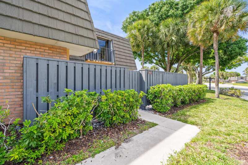 3611 36th Way, West Palm Beach FL 33407