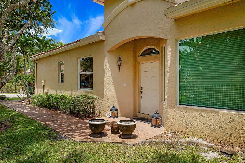 2568 Sandy Cay, West Palm Beach FL 33411