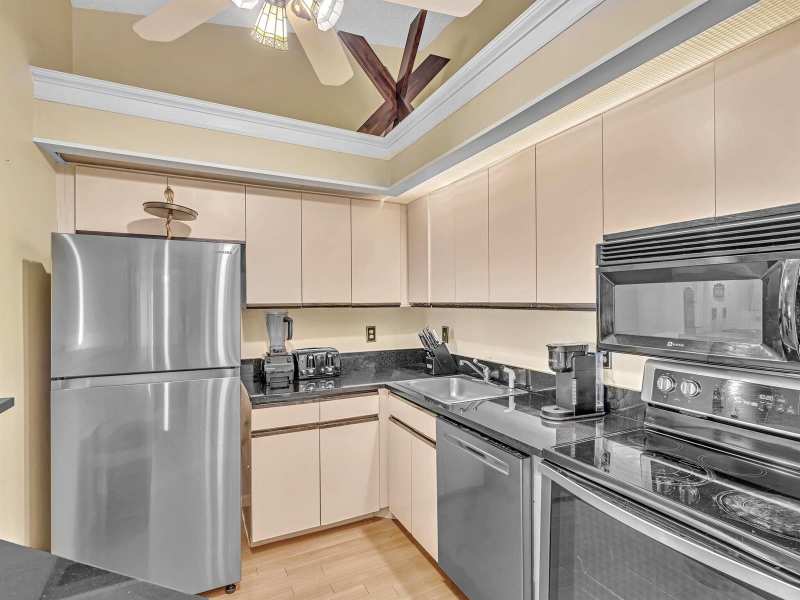 1109 Duncan Circle # 202, Palm Beach Gardens FL 33418