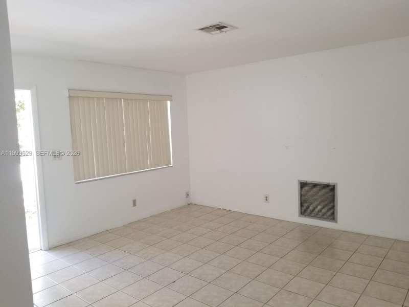 701 NW 1st St # 19, Hallandale Beach FL 33009