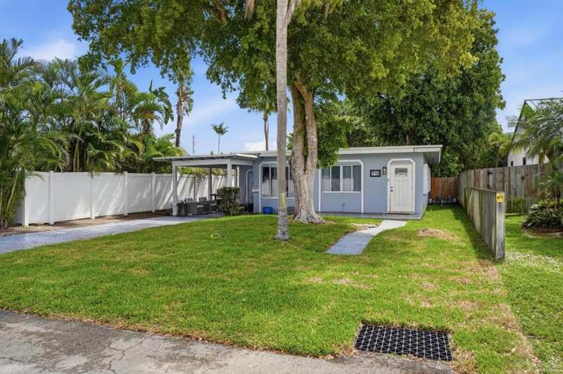 712 NE 10th Avenue, Pompano Beach FL 33060