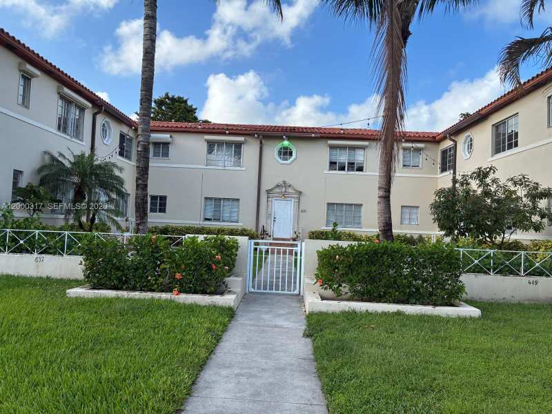 689 NE 92nd St # 11G, Miami Shores FL 33138