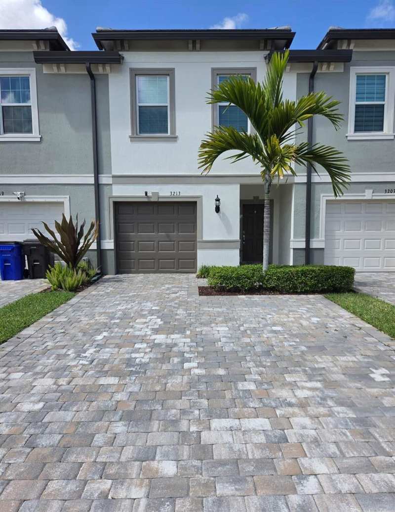 3213 Watercress Drive, Lauderdale Lakes FL 33311