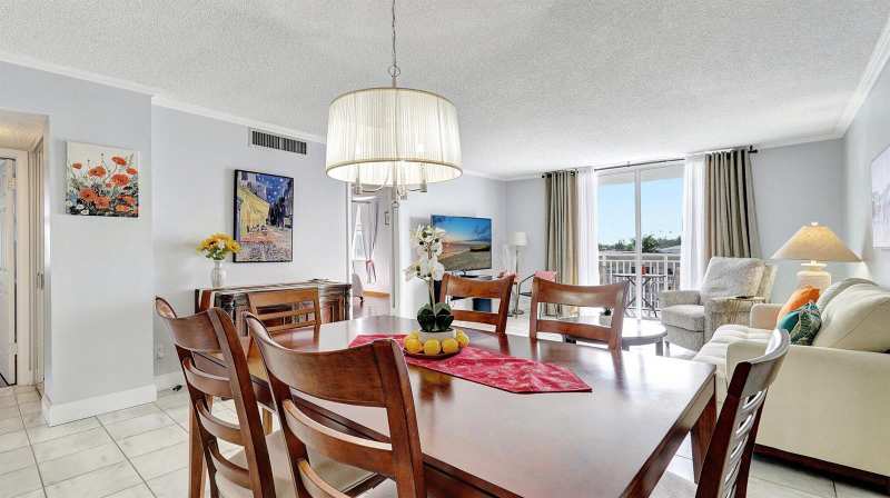 427 Golden Isles Drive # 5j, Hallandale Beach FL 33009