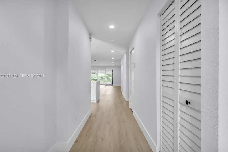 8535 Casa Del Lago # F, Boca Raton FL 33433