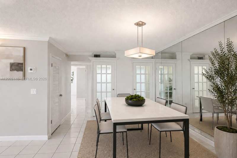 77 Crandon Blvd # 3C, Key Biscayne FL 33149