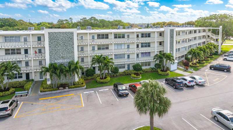 4002 Cambridge A # 4002, Deerfield Beach FL 33442