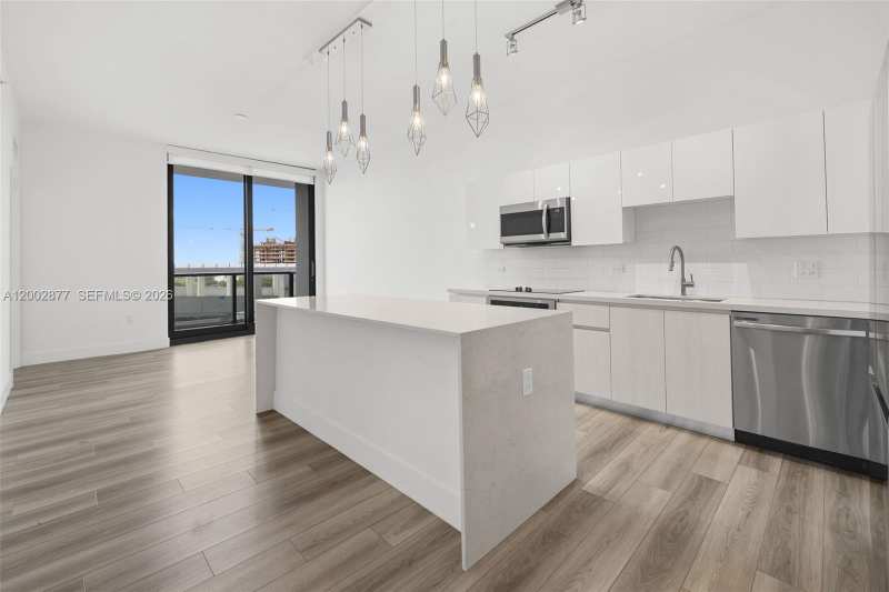 101 Diplomat Pkwy # 805, Hallandale Beach FL 33009