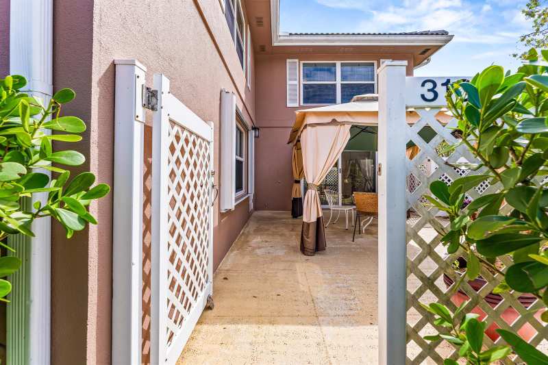 3136 Kingston Court, West Palm Beach FL 33409