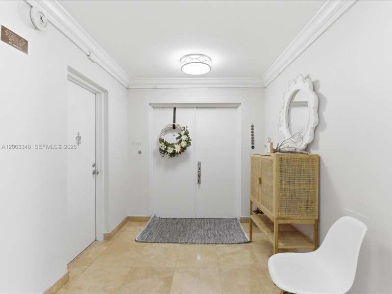 600 Grapetree Dr, Key Biscayne FL 33149