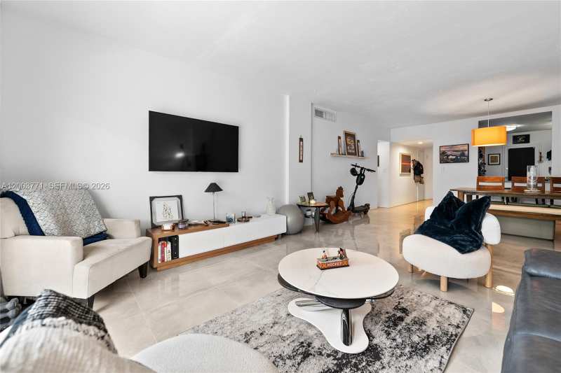 100 Edgewater Dr # 129, Coral Gables FL 33133