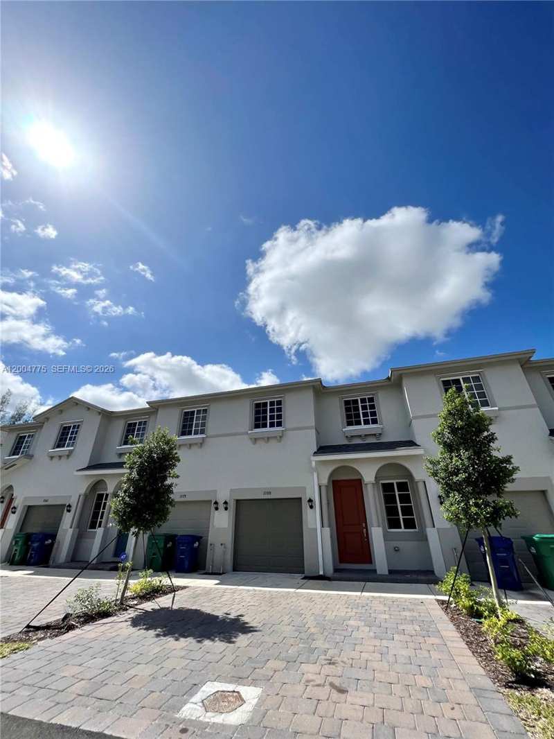 1088 NW 208th Ter, Miami Gardens FL 33169