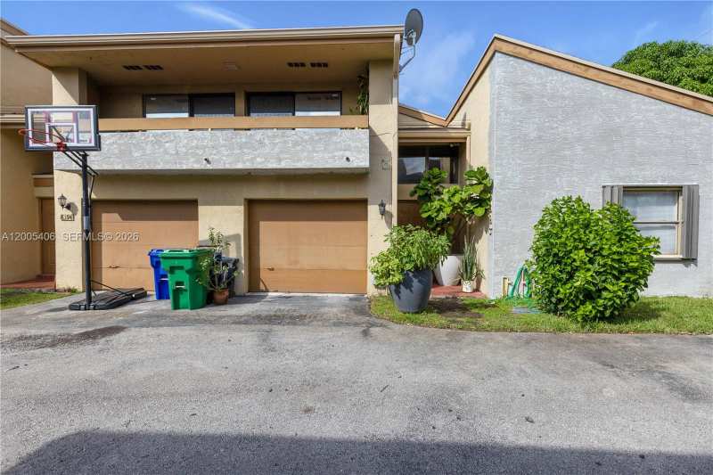 8390 N Missionwood Cir # 18, Miramar FL 33025