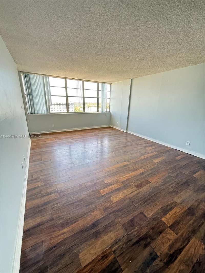 2025 NE 164th St # 1007, North Miami Beach FL 33162