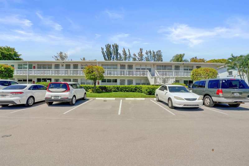 392 Durham Circle # M, Deerfield Beach FL 33442
