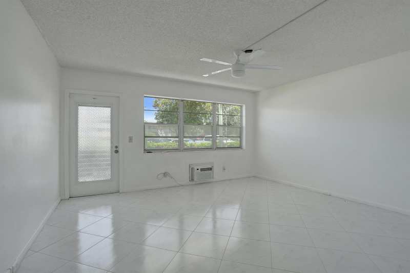 392 Durham Circle # M, Deerfield Beach FL 33442