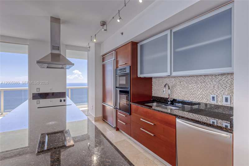 1830 S Ocean Dr # 4601, Hallandale Beach FL 33009
