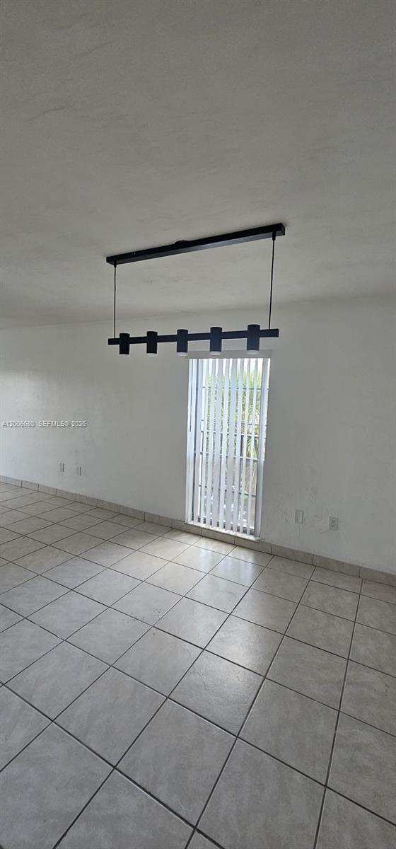 6884 N Kendall Dr # C404, Pinecrest FL 33156
