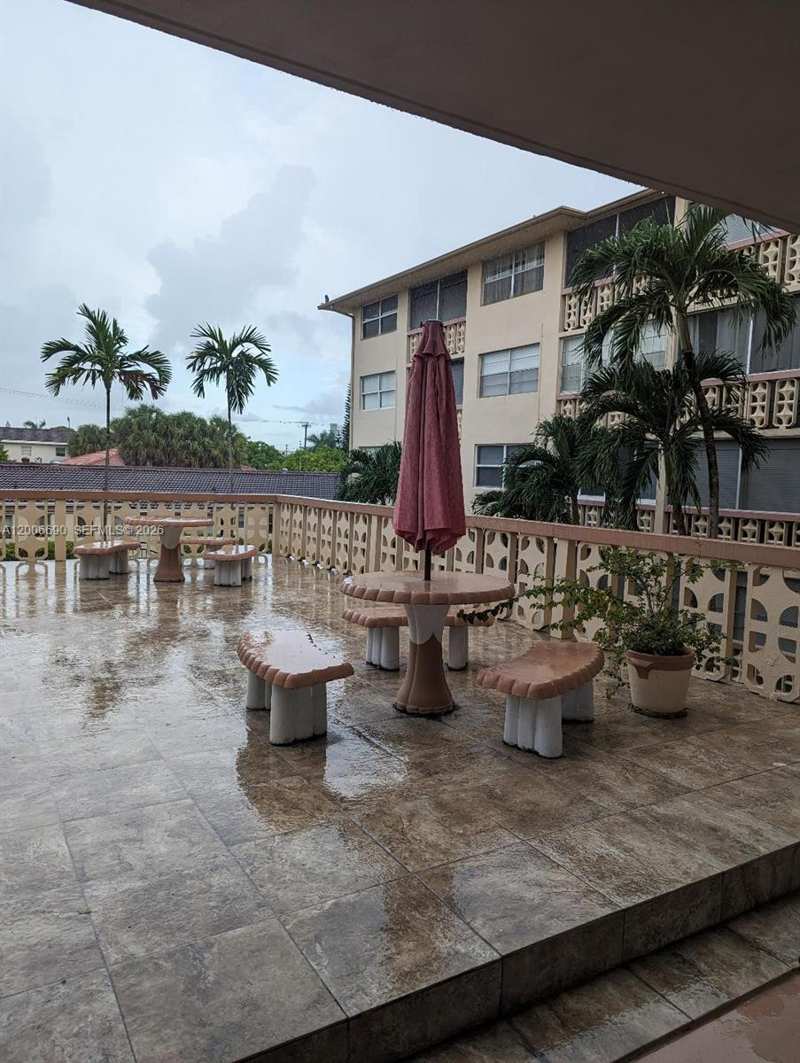 211 NE 8th Ave # 209, Hallandale Beach FL 33009