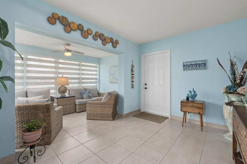 1177 S Drive Circle # B, Delray Beach FL 33445