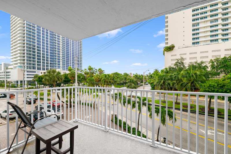 95 N Birch Road # 304, Fort Lauderdale FL 33304