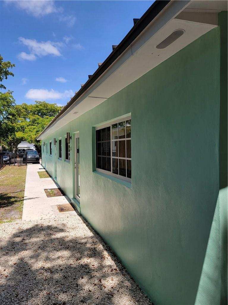 1010 NW 3rd Avenue, Hallandale Beach FL 33009