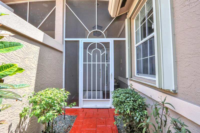 9531 Crescent View Drive N, Boynton Beach FL 33437