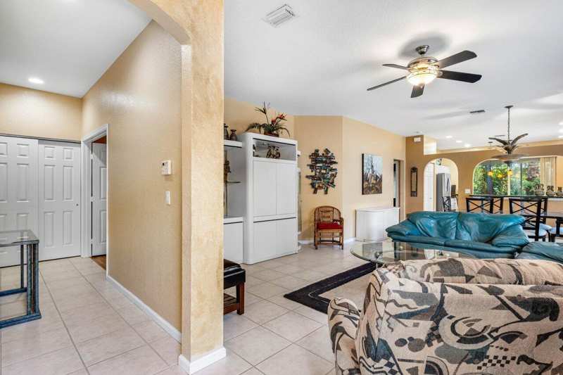 8192 Brindisi Lane, Boynton Beach FL 33472
