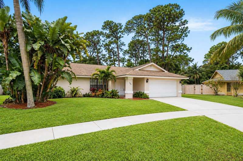 190 Parkwood Drive S, Royal Palm Beach FL 33411