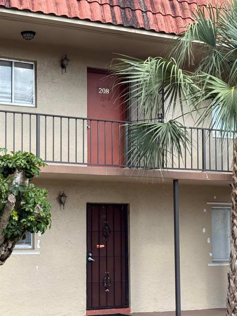6074 Forest Hill Boulevard # 208, West Palm Beach FL 33415