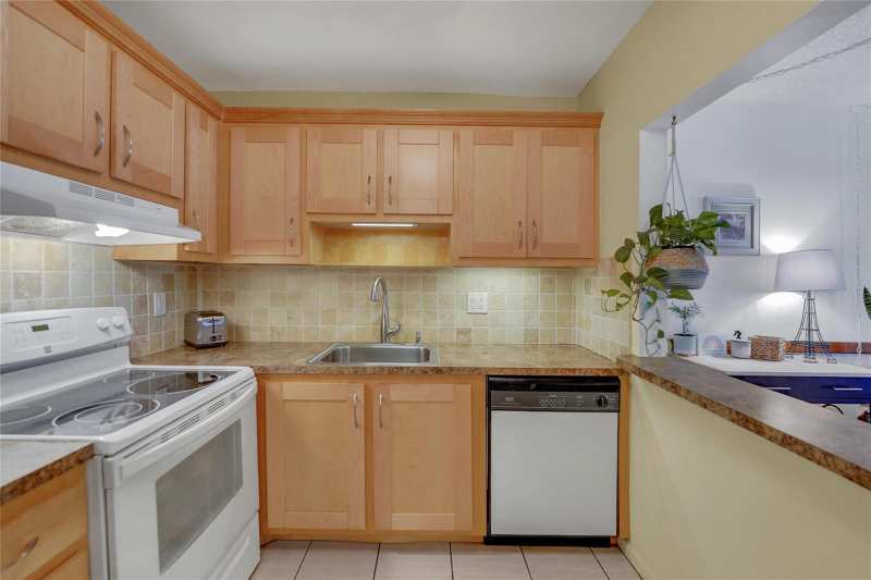 257 S Cypress Road # 401, Pompano Beach FL 33060