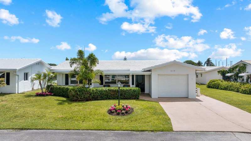 2114 SW 13th Place, Boynton Beach FL 33426
