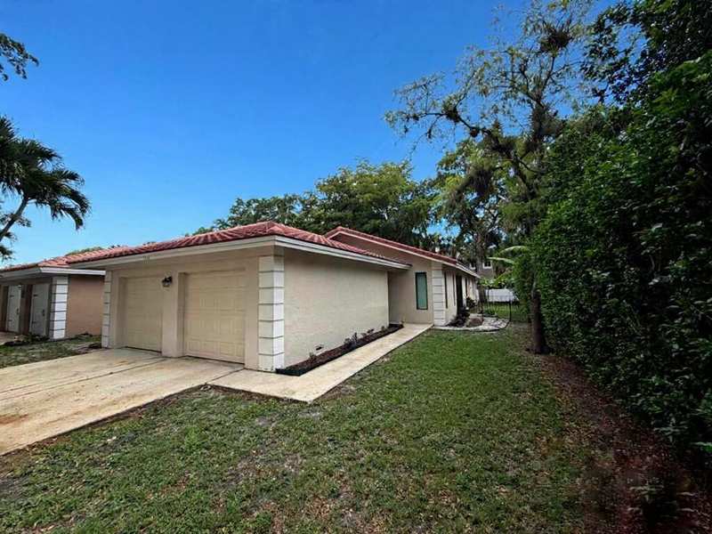 1512 NW 93rd Terrace, Coral Springs FL 33071